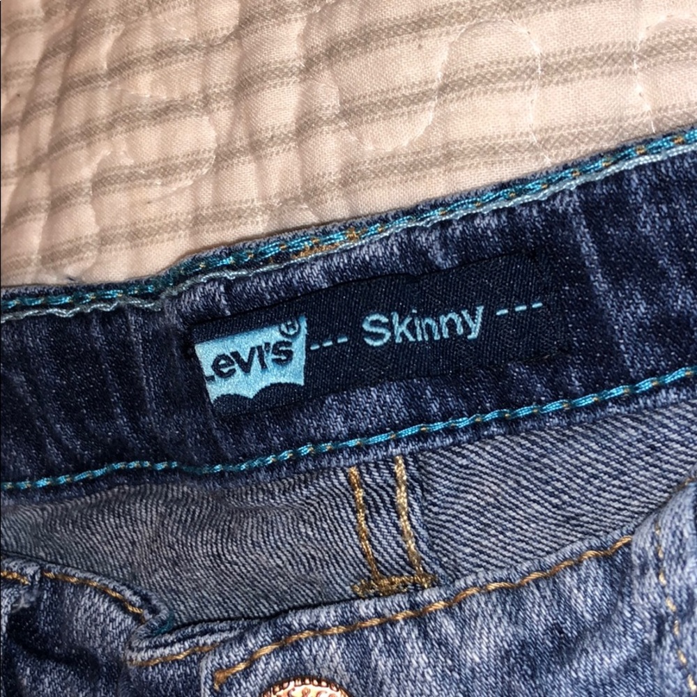 Levi’s Skinny, Low Rise Jeans - Picture 2 of 3